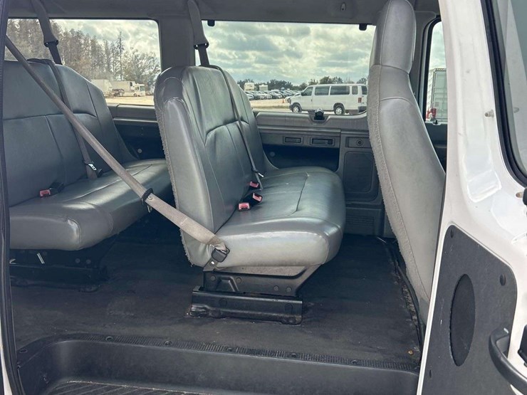 2012-ford-e350-image-21