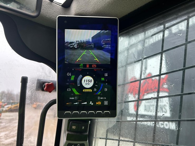 2021-new-holland-c345-image-21