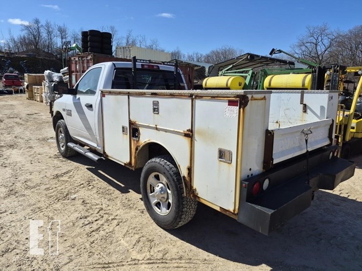 2014-dodge-ram-3500-image-12
