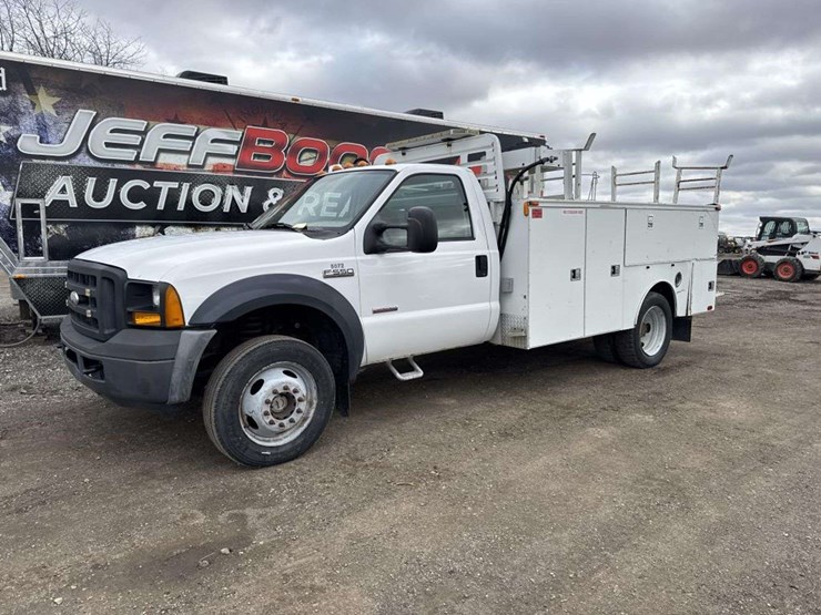 2007-ford-f550-image-1