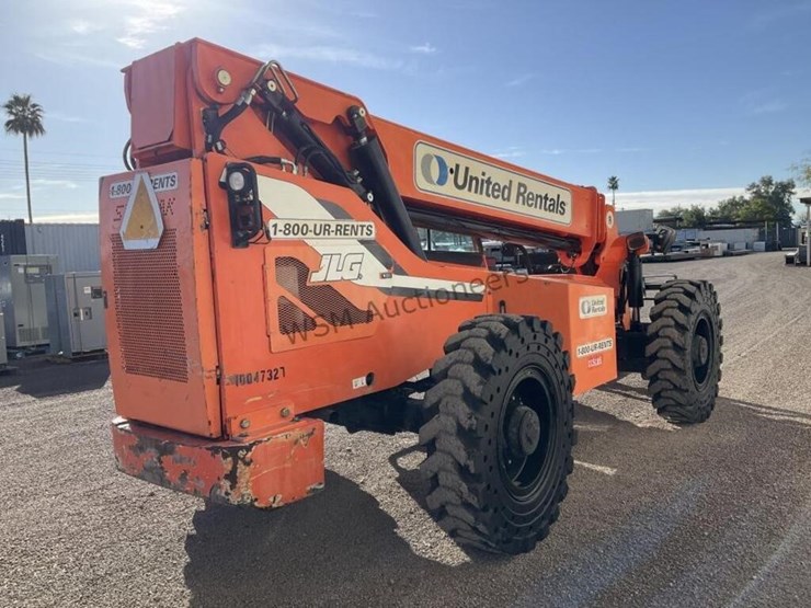 2012-jlg-8042-image-5