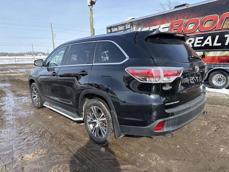 2016-toyota-highlander-image-3