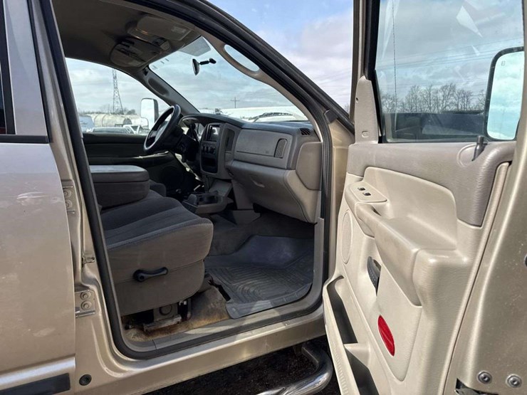 2005-dodge-ram-2500-image-16