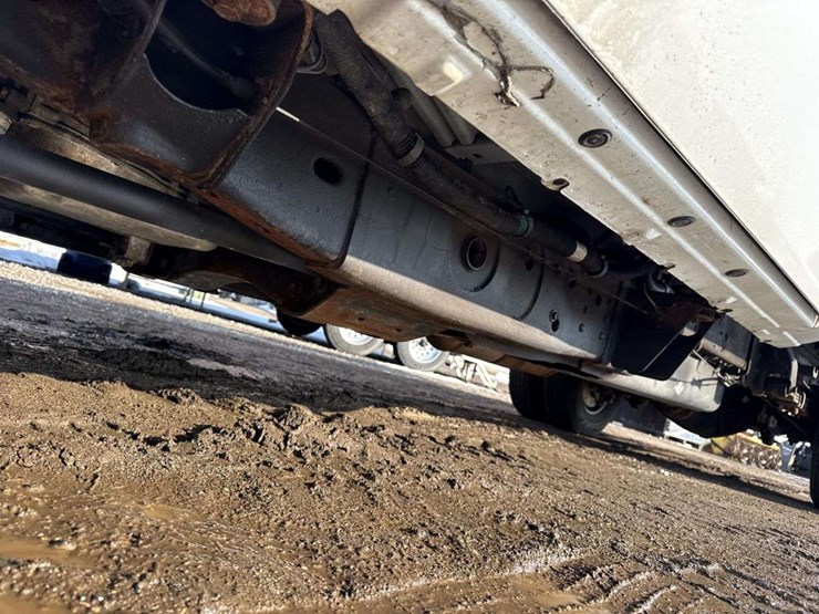 2013-chevrolet-3500-image-10