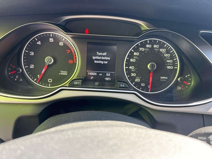 2015-audi-a4-awd-sedan-image-11