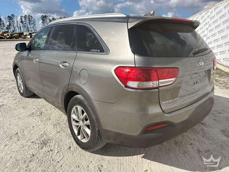 2016-kia-sorento-image-4