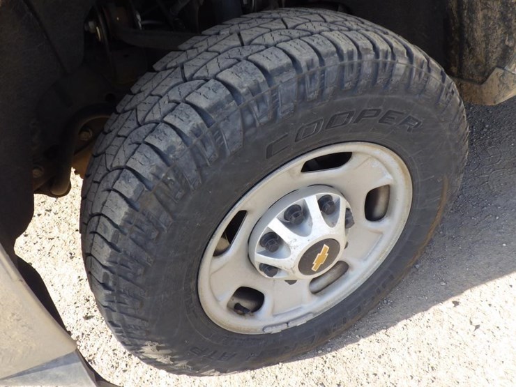 2016-chevrolet-2500hd-image-13