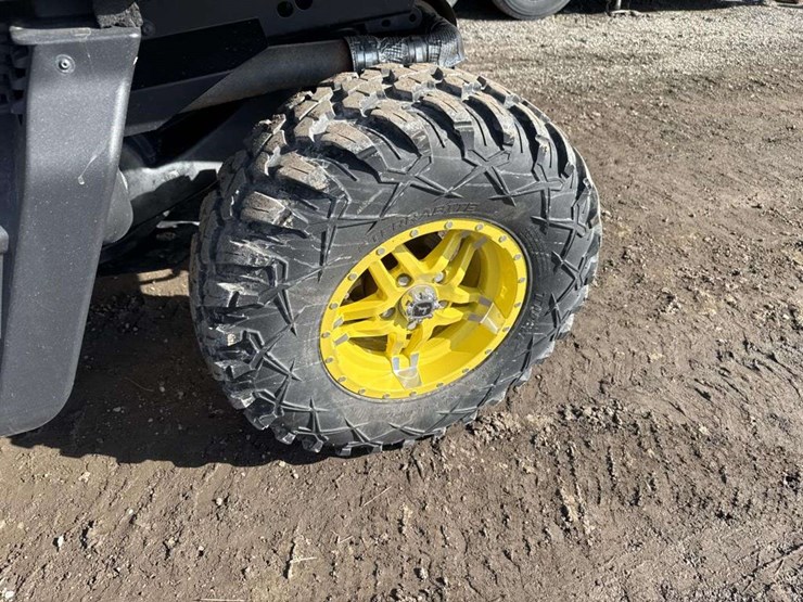 john-deere-gator-image-9