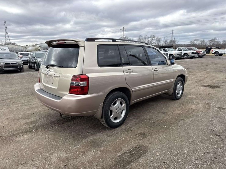 2005-toyota-highlander-image-4