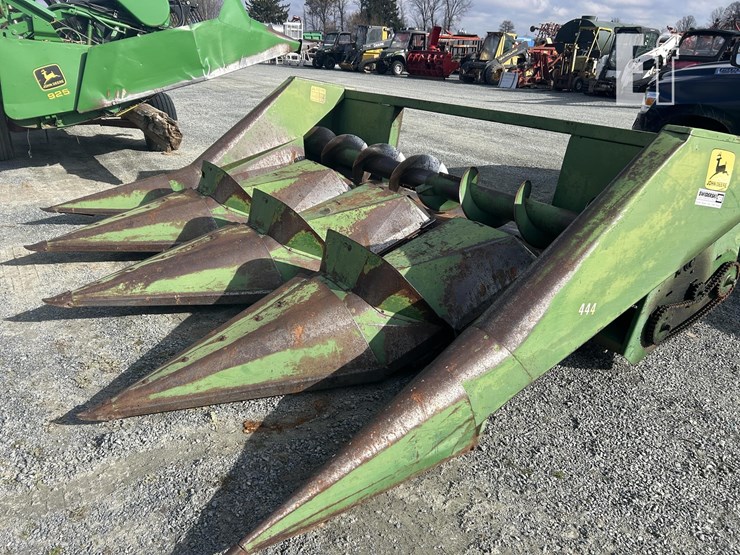 john-deere-444-image-1