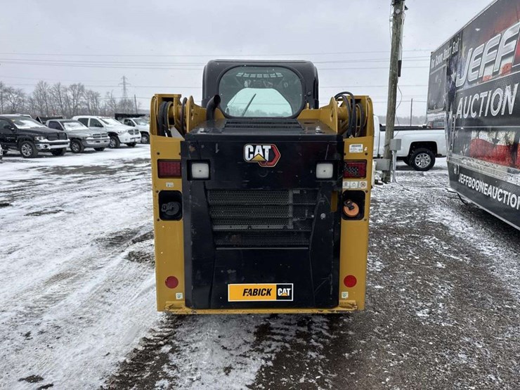 2023-caterpillar-226-image-3