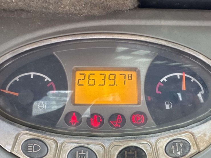 2011-bobcat-s175-image-16