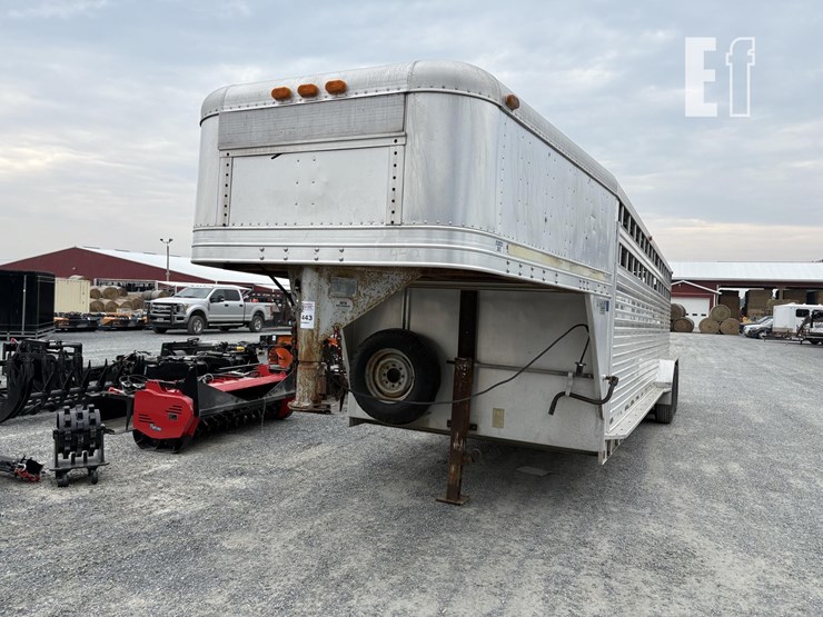 1995-featherlite-24-ft-image-2