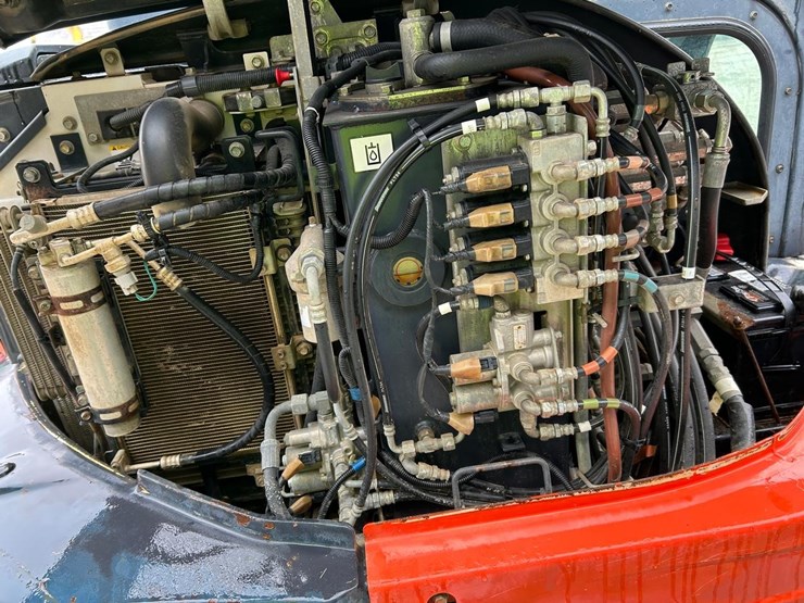 kubota-kx057-image-14