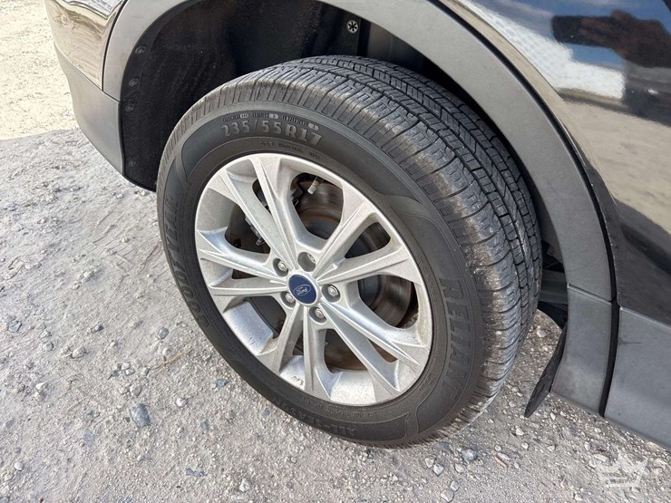 2017-ford-escape-image-29