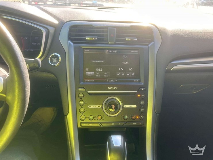 2016-ford-fusion-titanium-sedan-image-15