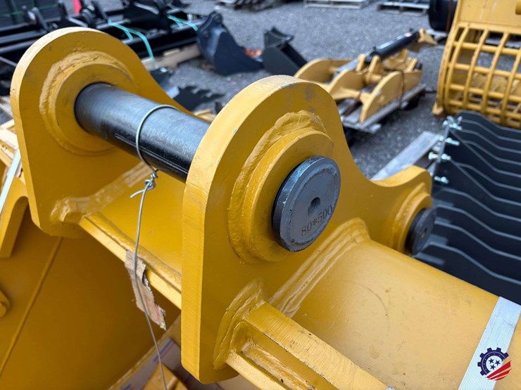 caterpillar-320-image-24