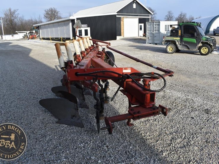 international-720-image-8