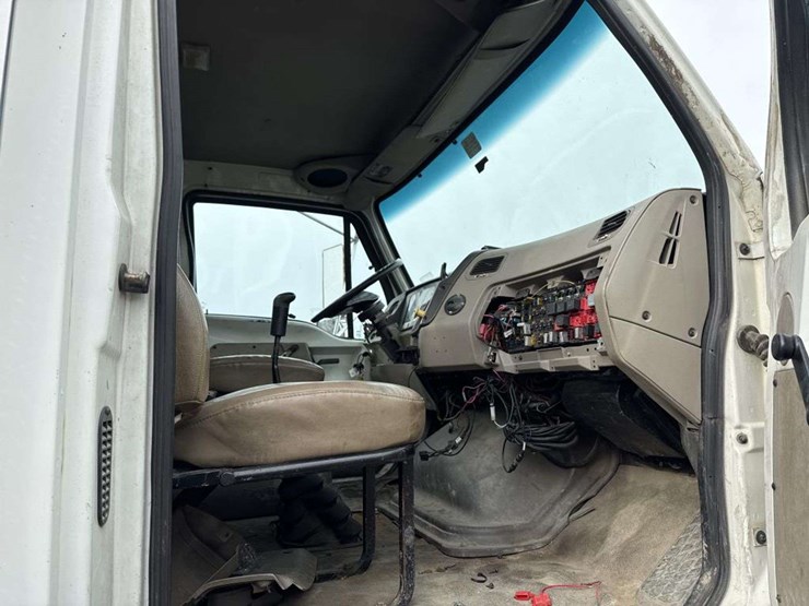 2002-sterling-l7500-image-14