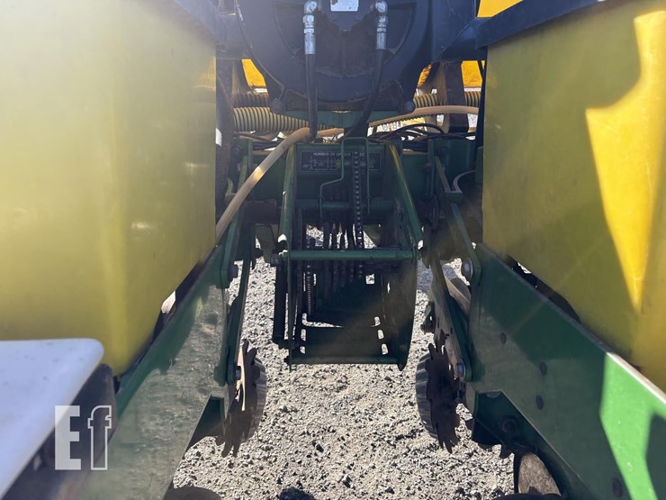 john-deere-7200-image-10