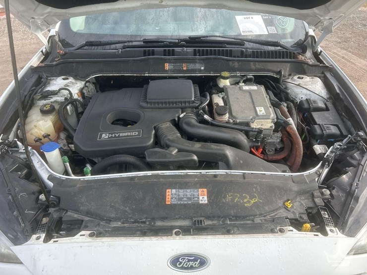 2017-ford-fusion-hybrid-sedan-image-7