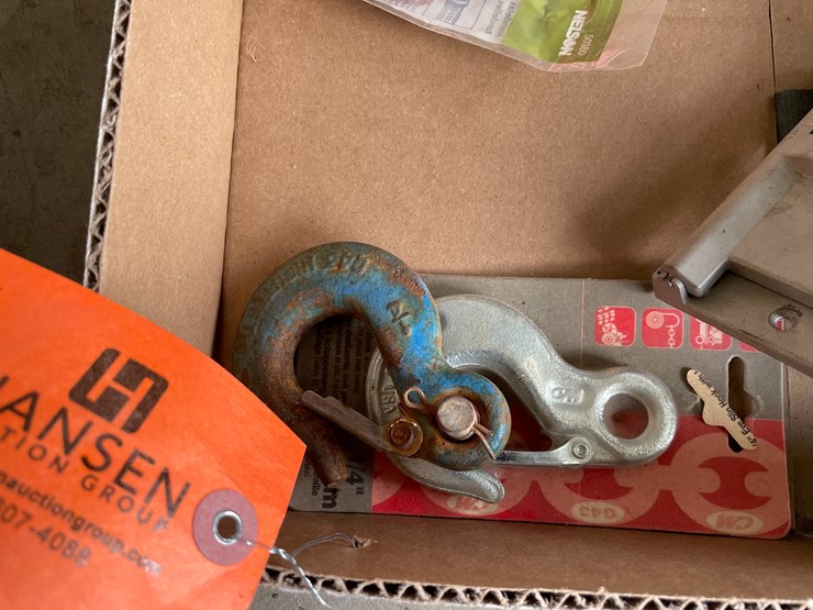 #7625-•-(2)-bucket-boss-carpenter-bags-image-6