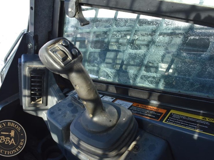 2023-deere-333g-image-45