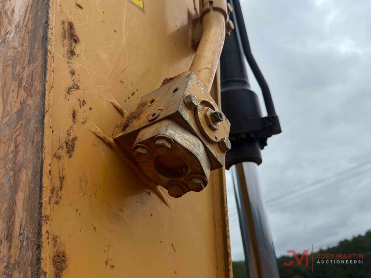 2014-caterpillar-320el-image-12