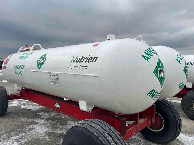 ag-systems-twin-1000-gal.-nh3-tanks-on-gear-#17-image-20