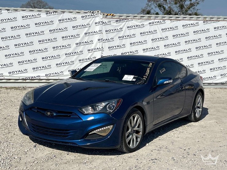 2015-hyundai-genesis-3.8-coupe-image-1
