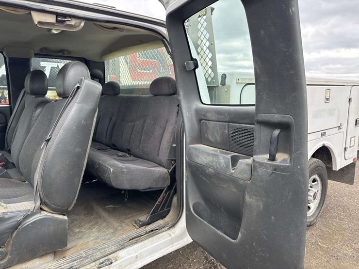 2005-gmc-sierra-2500-image-13