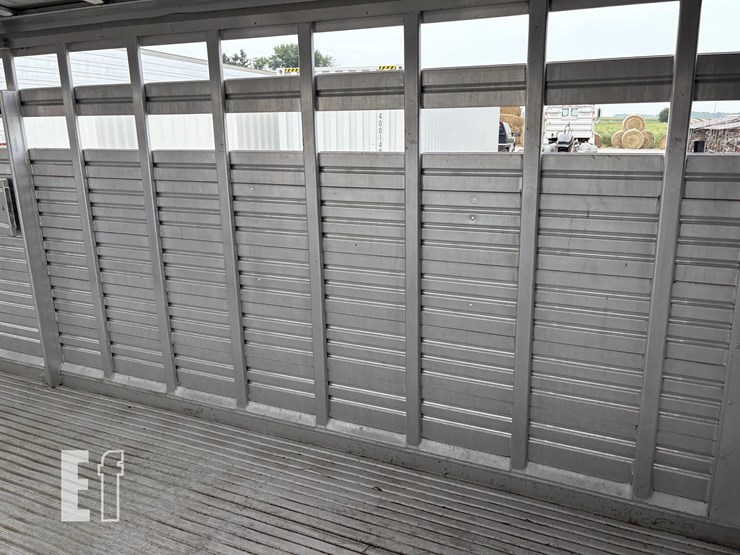 1995-featherlite-24-ft-image-11