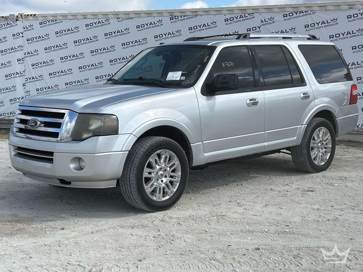 2011-ford-expedition-image-1