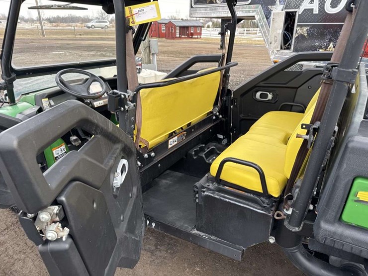 2016-john-deere-gator-image-9