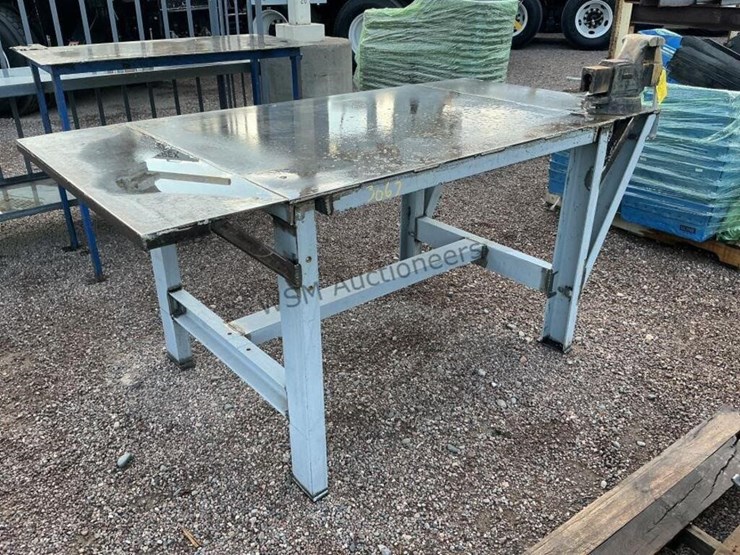 steel-welding-table-w/-vice-image-1