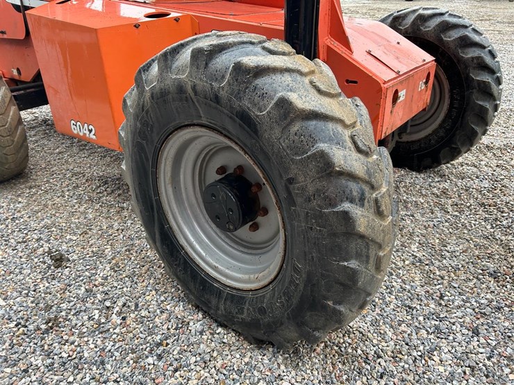 sky-trak-6042-image-9