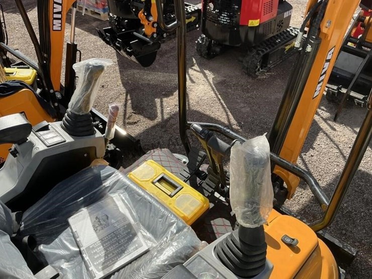 2025-miva-va20-mini-excavator-image-12