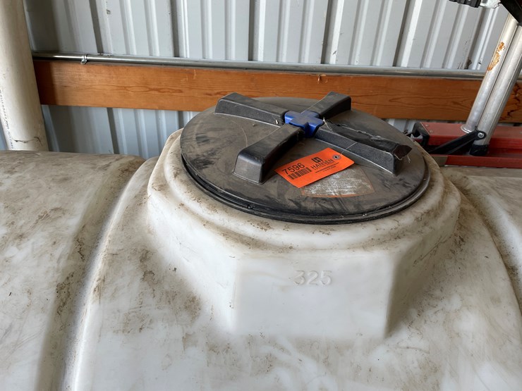 #7596-•-325-gallon-horizontal-leg-tank-image-6