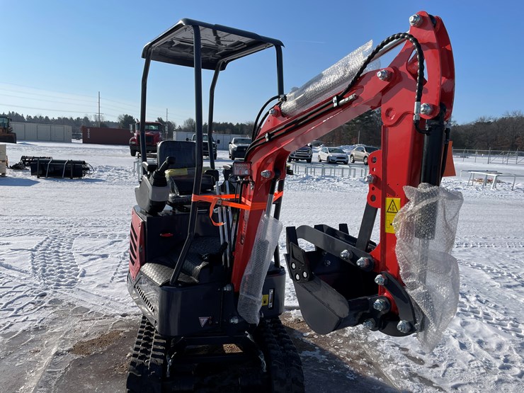 #5378-•-mx15rx-mini-excavator-image-1