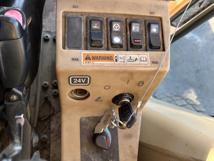 caterpillar-143h-image-46