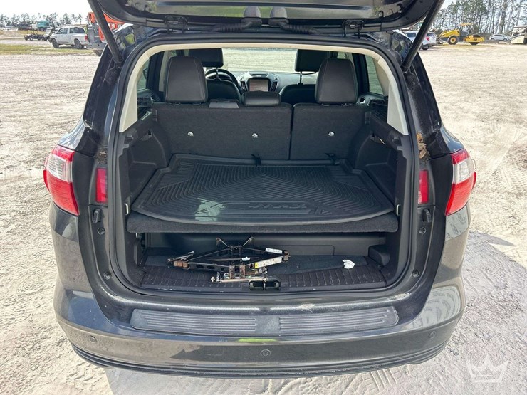 2015-ford-c-max-hatchback-image-19