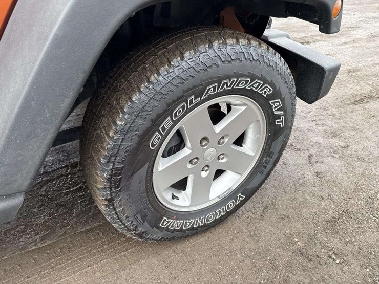 2011-jeep-wrangler-image-11