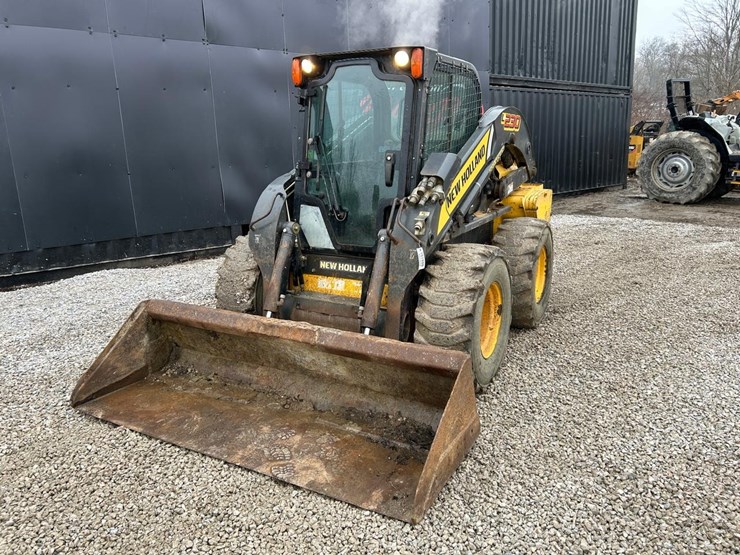 new-holland-l230-image-8