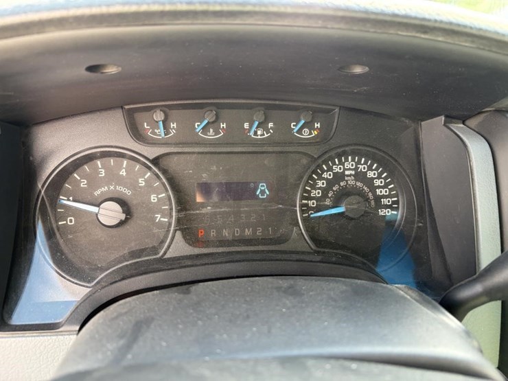 2013-ford-f150-xl-image-14