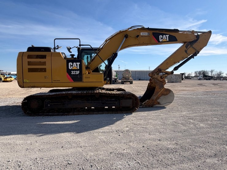 caterpillar-323fl-image-4