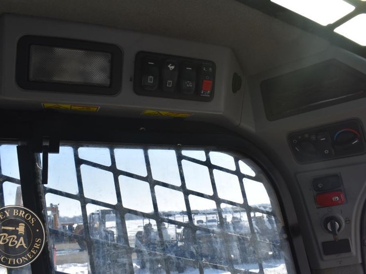 2020-caterpillar-279d3-image-53