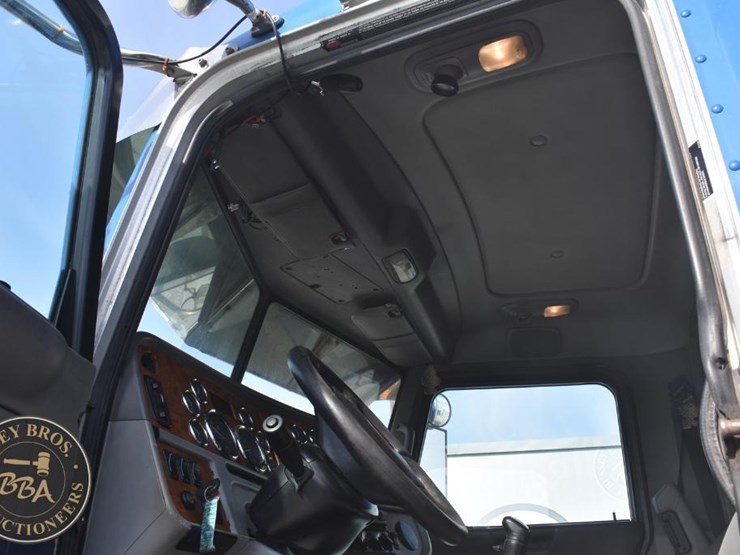 2007-peterbilt-379-image-35