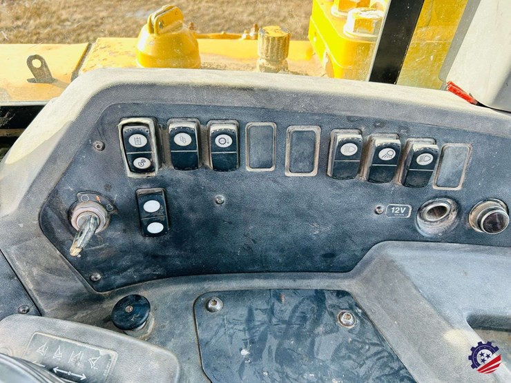 2005-caterpillar-d8t-image-80