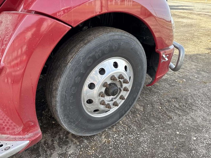 2019-kenworth-t680-image-13