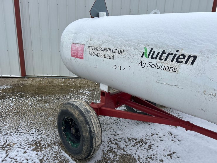 1000-gal.-nh3-tank-on-gear-(on-site)-image-6